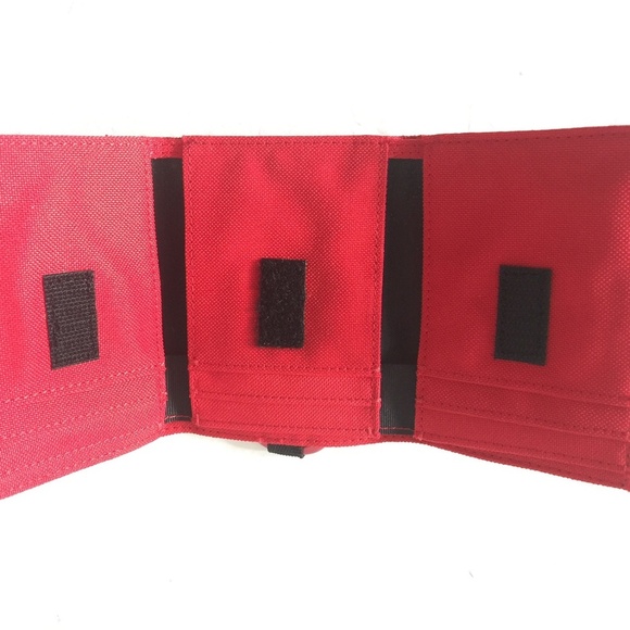 Columbia Red Canvas Trifold Wallet with Carbinger - Picture 4 of 6